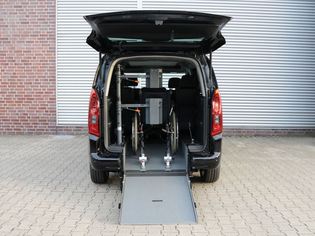 Citroën Berlingo mit Heckausschnitt – Bild 2
