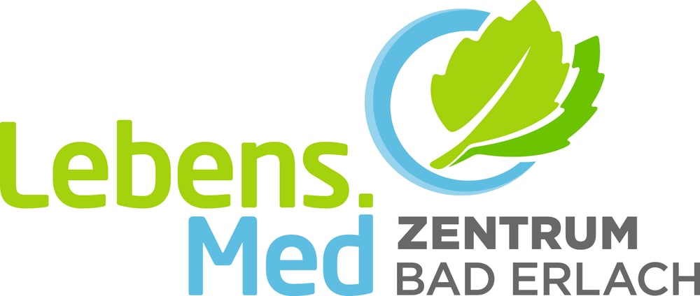 Lebens.Med Zentrum Bad Erlach Logo mit grünem Blatt und blauem Kreis.
