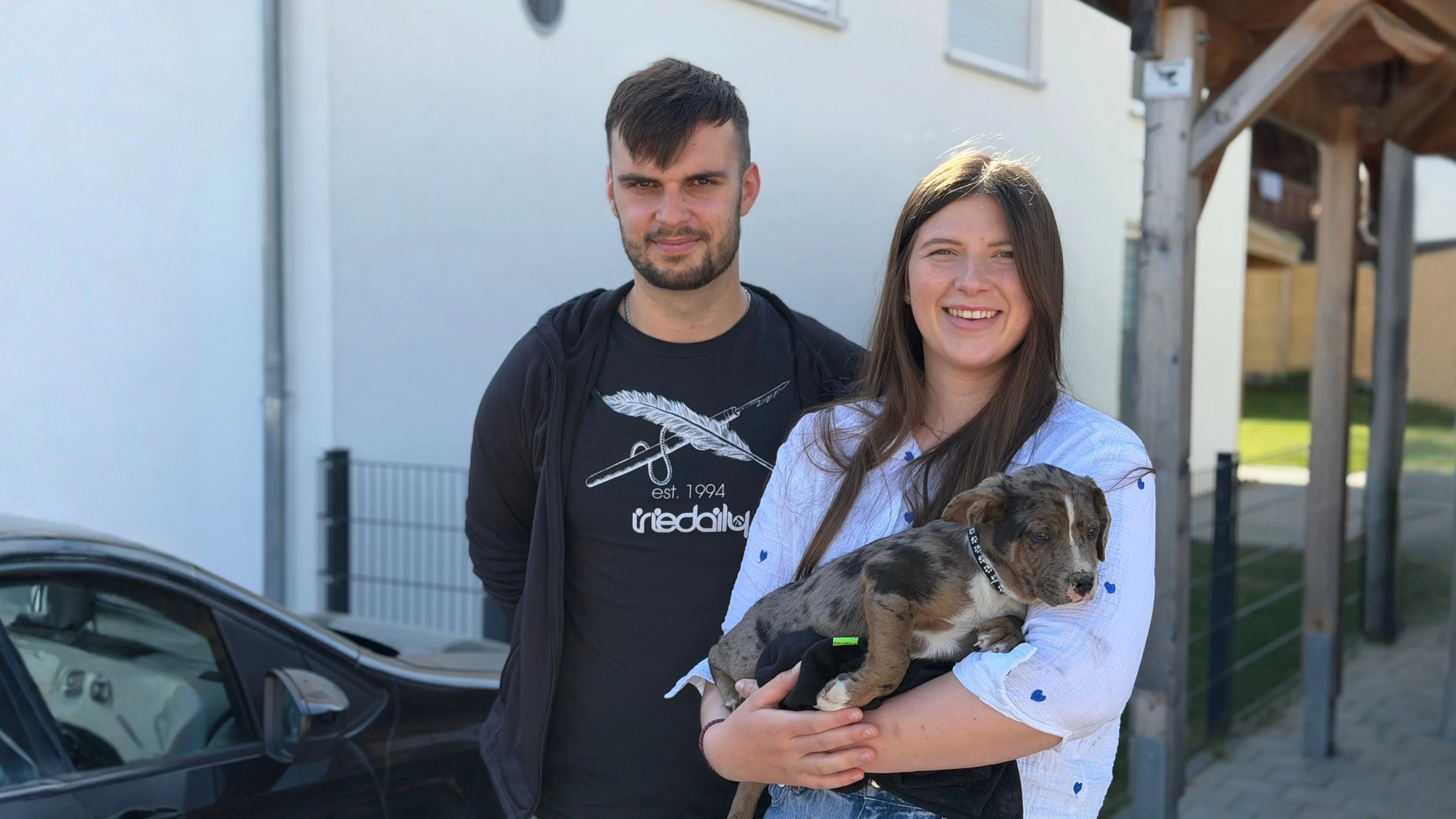 Christina und Maxi mit Welpe Bruce