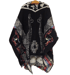 Original Alpaka Anden Poncho aus Peru mit traditionellen Inka Mustern wie Lama, Chakana... Ausgestattet ist der Poncho mit Kapuze, Schnürung am Kragen und Fransen.