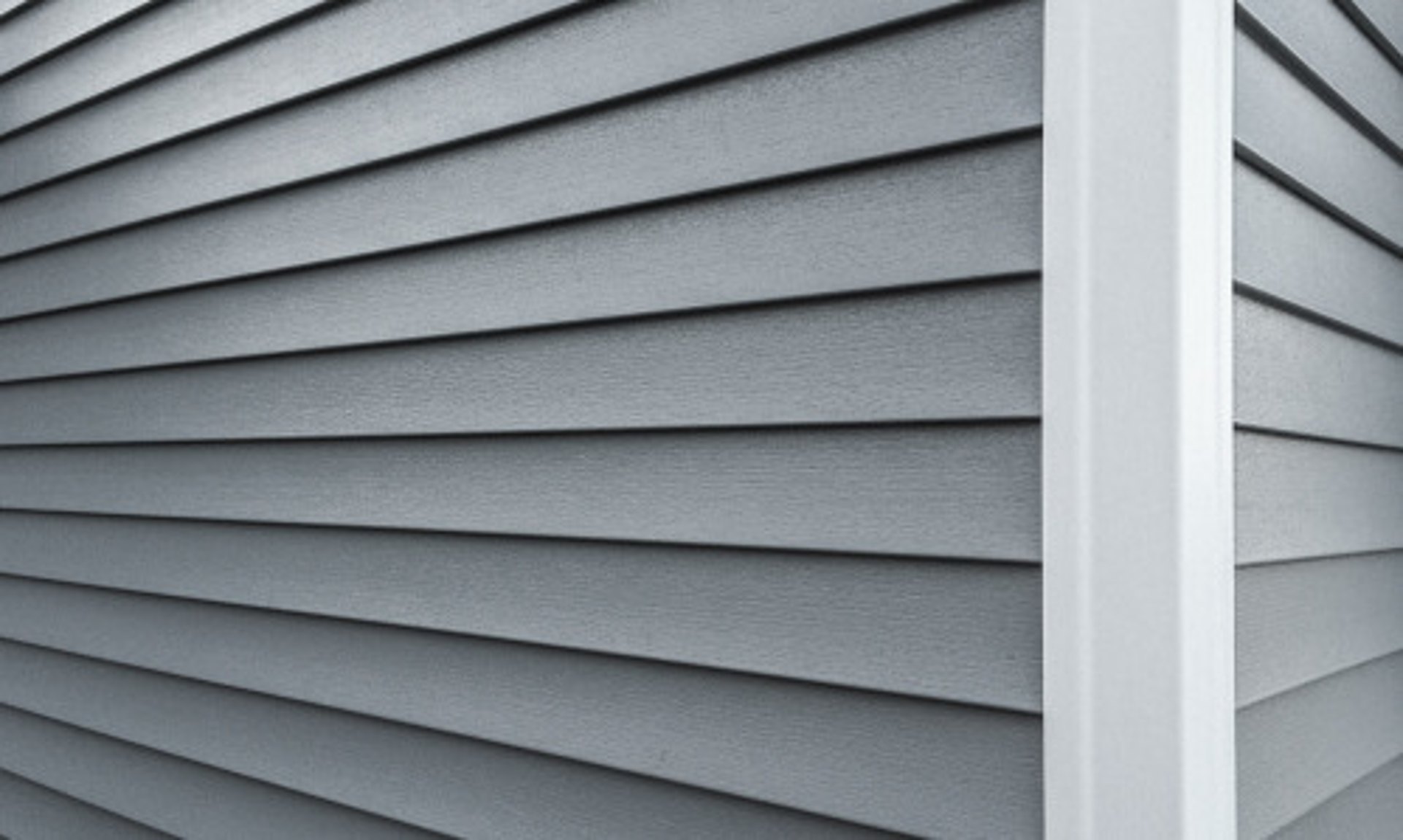 Vinyl siding replacement on a Southern California home