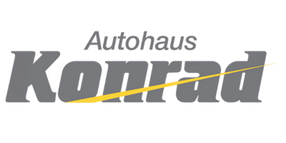 Logo "Autohaus Konrad" in Grau mit gelbem diagonalem Strich.