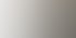 Zwei junge Männer installieren ein Fenster in einem Rohbau bei Sonnenlicht.