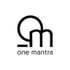 Schwarzes Logo mit den Buchstaben „om“ und dem Text „one mantra“ darunter.