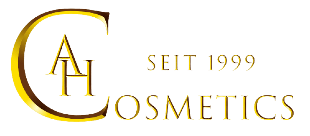 Goldenes Logo mit großem "C", in das "AH" integriert ist, und den Wörtern "SEIT 1999 COSMETICS".