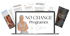 Ein Laptop zeigt "NO CHANGE Programm by Oksana" mit einer Frau; dahinter liegen mehrere Dokumente und Broschüren.