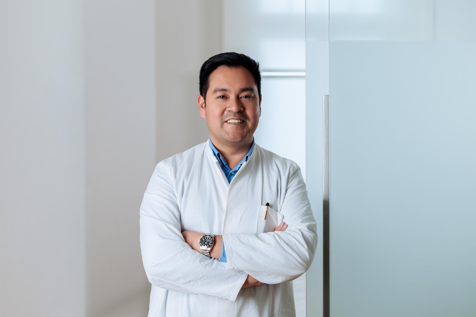 Dr. med. Alejandro Avila-Ferrufino, Gründer von AVANA Aesthetics München