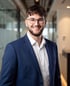 Mitarbeiter der AL-Reinigung GmbH bei der professionellen Büroreinigung