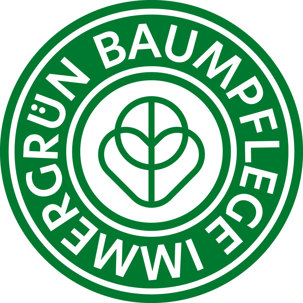 Gärtner harkt Rasen. Text: Thomas Oberst, Meisterbetrieb für Garten- & Landschaftsbau.