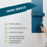 Hand streicht Wand mit blauer Farbe; Text: "UNSER SERVICE", "INDIVIDUELLE BERATUNG" und weitere Dienstleistungen.