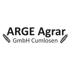 Schwarzes "ARGE Agrar GmbH Cumlosen" Logo mit zwei Ähren, links und rechts der unteren Textzeile, auf dunkelgrünem Grund.