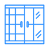 Blaue Doppeltür mit Griffen und Glasflächen.