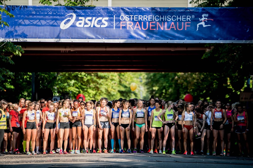 Start des ASICS Österreichischen Frauenlaufs auf der Prater Hauptallee