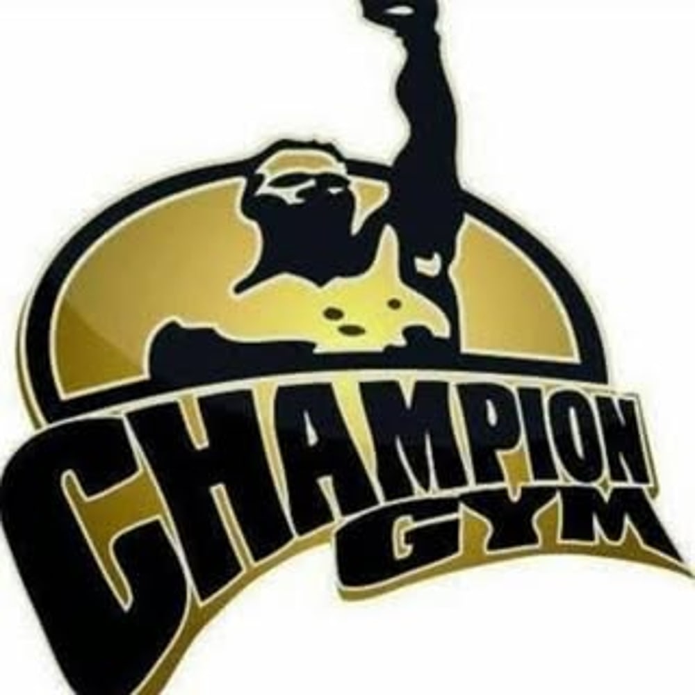 Gold-schwarzes Champion Gym Logo mit einem Bodybuilder, der seinen Bizeps anspannt.