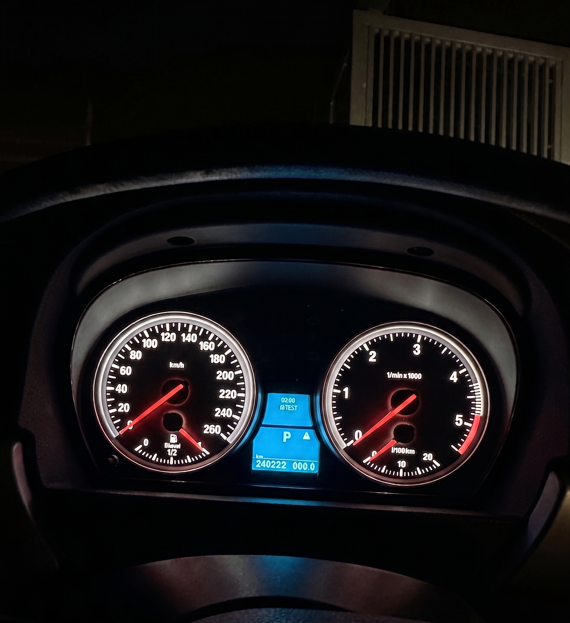 BMW E90 Rote Nadeln Mit Display
