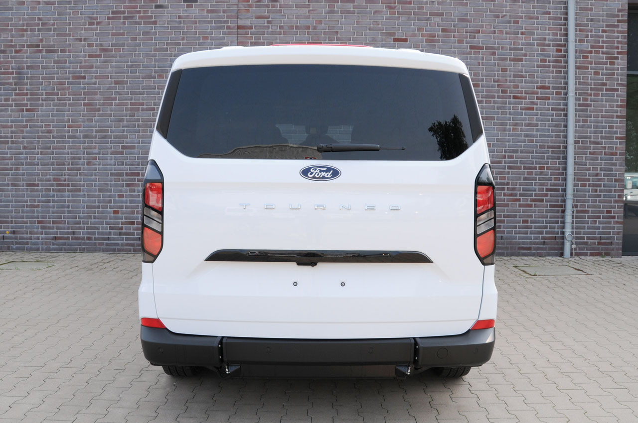 Ford Custom mit Heckausschnitt – Bild 8