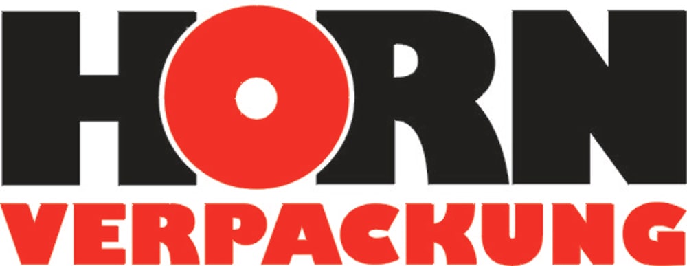 Schwarzer Text "Horn" mit einem roten O und einem roten Text "Verpackung" kleiner darunter.