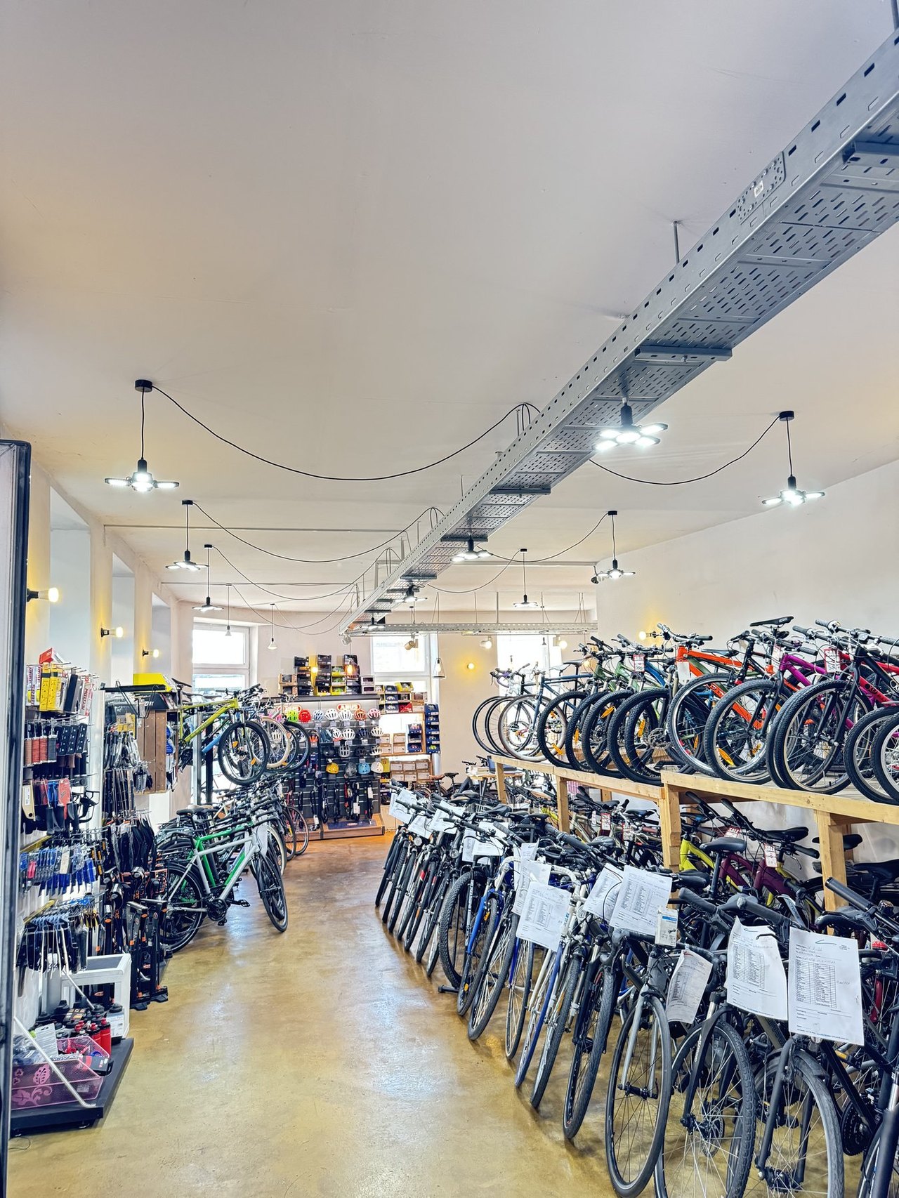 Fahrradausstellung im Geschäft von Velobis Bike in Wien