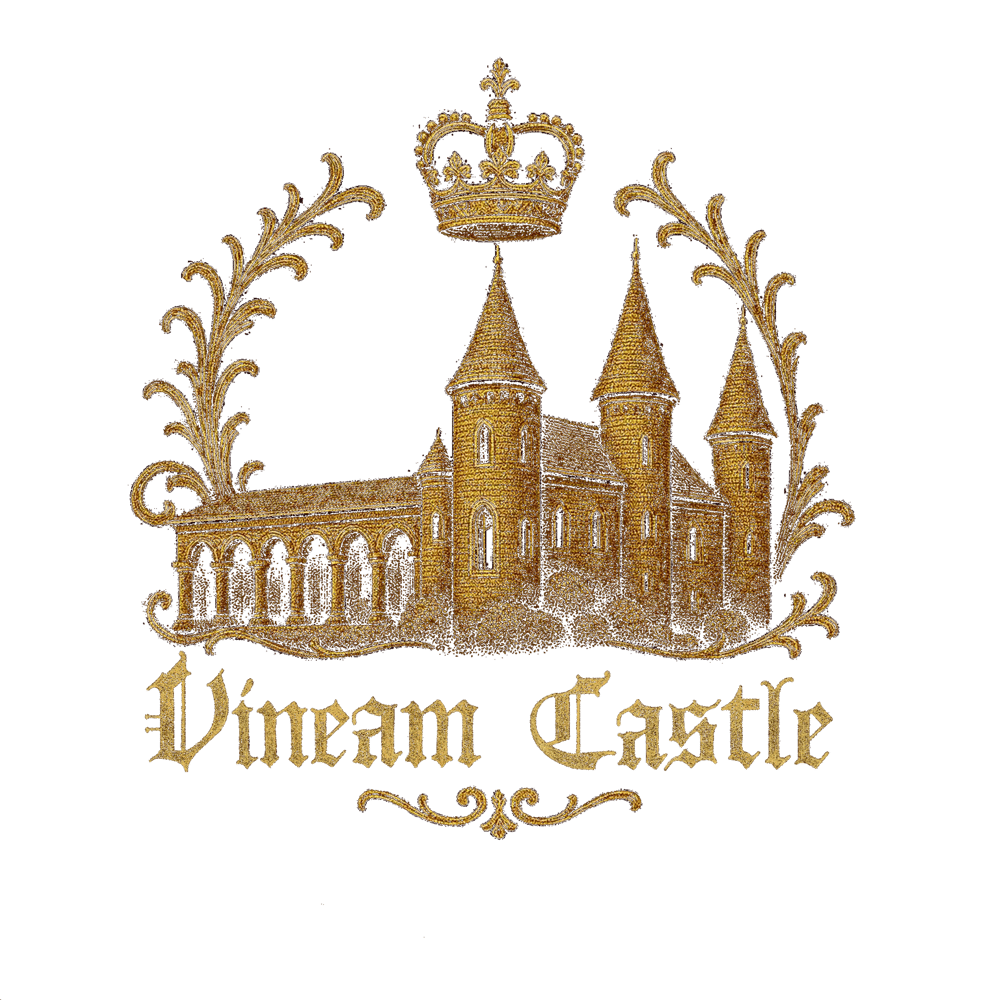 Goldene Darstellung einer Burg mit Krone und dem Text "Vineam Castle" auf grünem Hintergrund.