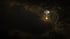 Satellitenansicht einer dunklen Küstenstadt bei Nacht, hervorgehoben durch ein leuchtendes Logo mit "ELEMENTS".