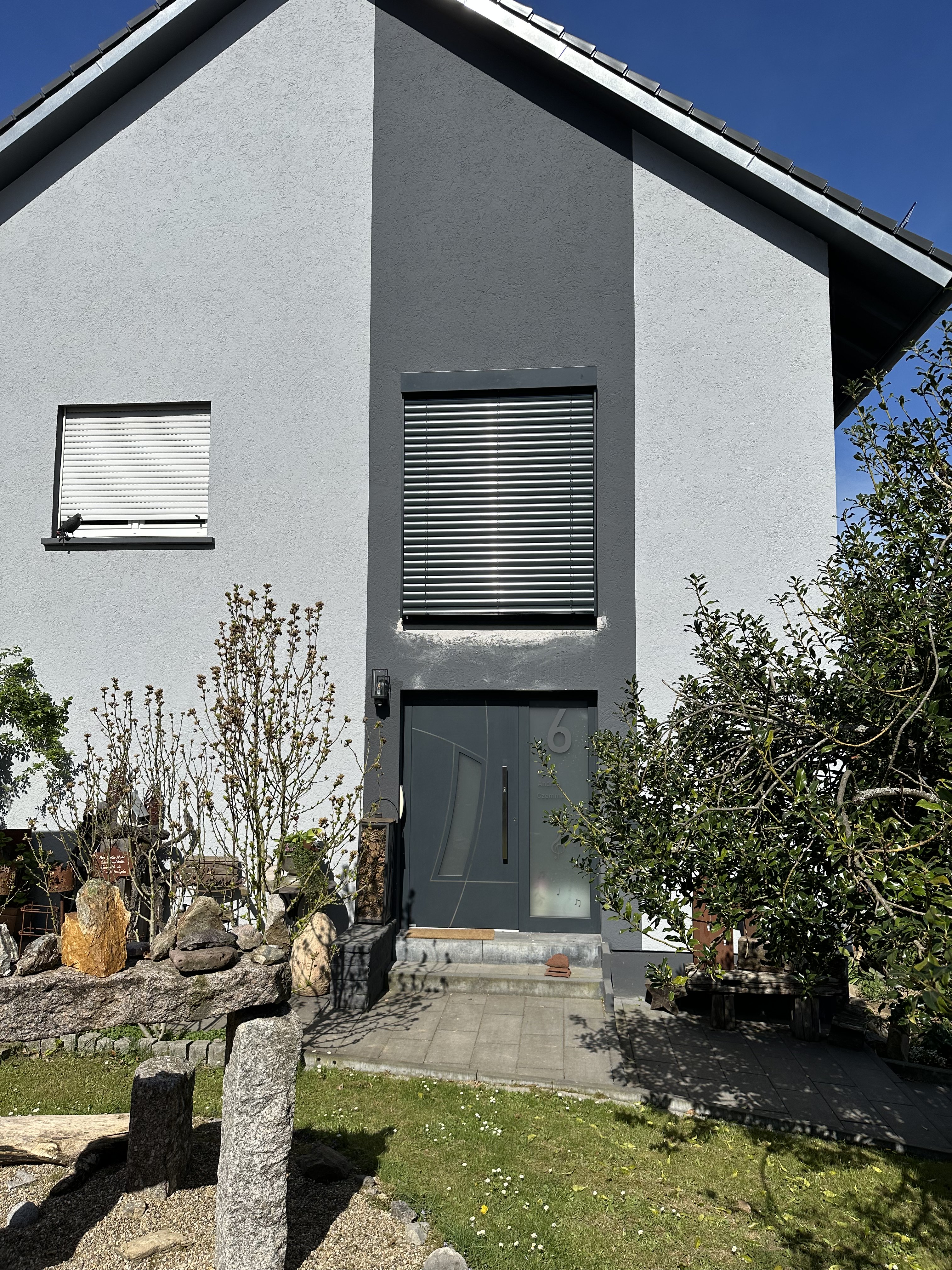 Fenster, mit Rollläden