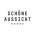 Schriftzug "SCHÖNE AUSSICHT" mit fünf Sternen darunter auf grünem Hintergrund.