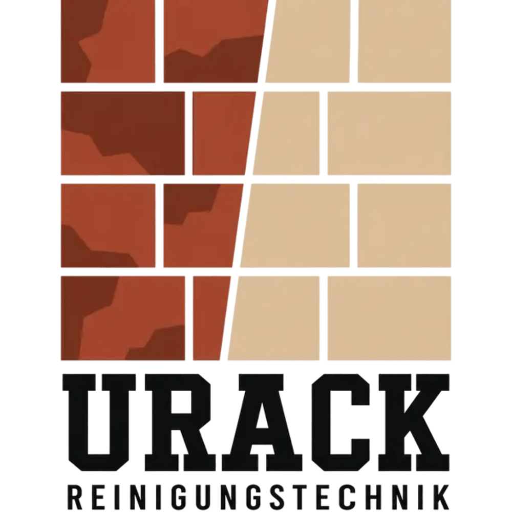 Logo: Linke Hälfte zeigt schmutzige rote Ziegelsteine, rechte Hälfte saubere beige Ziegelsteine. Darunter "URACK REINIGUNGSTECHNIK".