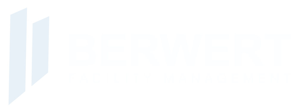 BERWERT FACILITY MANAGEMENT Logo mit drei weißen, aufrechten Rechtecken links auf grünem Hintergrund.