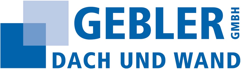 Logo von Gebler GmbH Dach und Wand mit drei überlappenden blauen Quadraten und blauem Text.