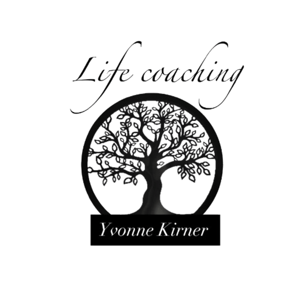 Schwarzer Baum des Lebens in einem Kreis mit Text "Life coaching" und "Yvonne Kirner".