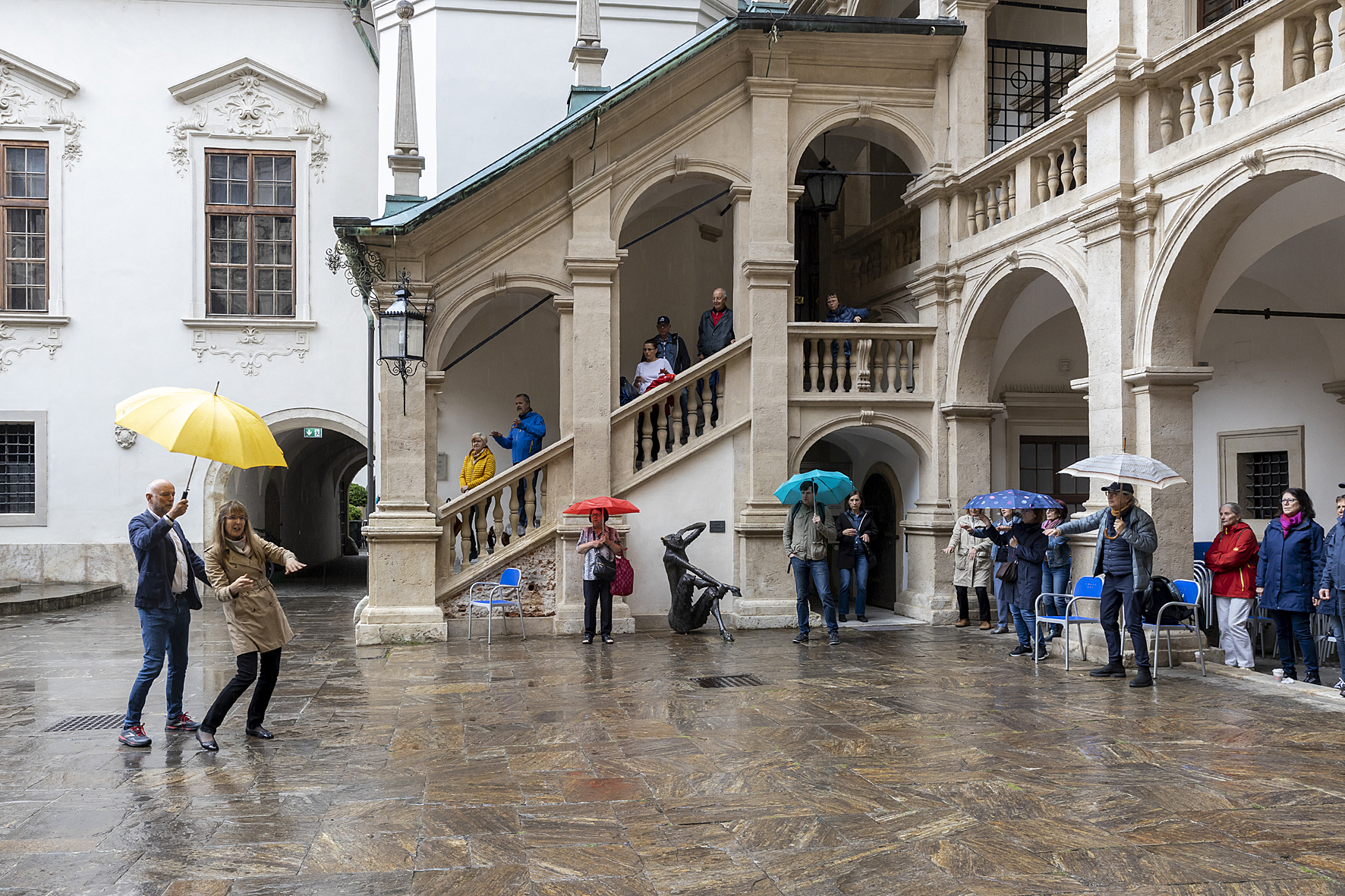 Open singing with festival guests in the Landhaushof, Voices of Spirit 2022, Graz