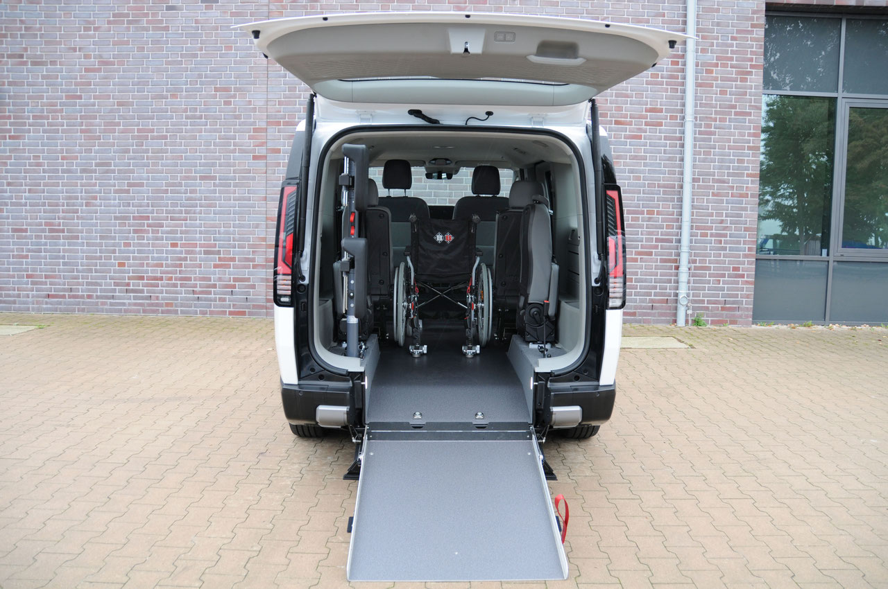 Kia PV5 mit Heckausschnitt vollelektrisch – Bild 2