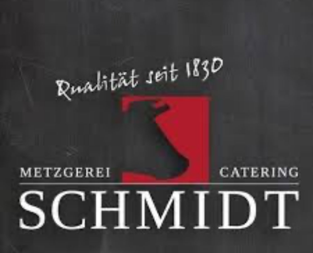 Logo Metzgerei Schmidt: Schwarzer Hintergrund, rotes Quadrat mit Kuhkopf, "Qualität seit 1830", "METZGEREI CATERING SCHMIDT".