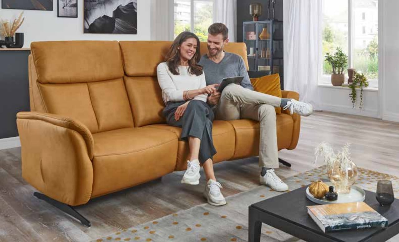 Rundsofa mit Kopfteilverstellung
