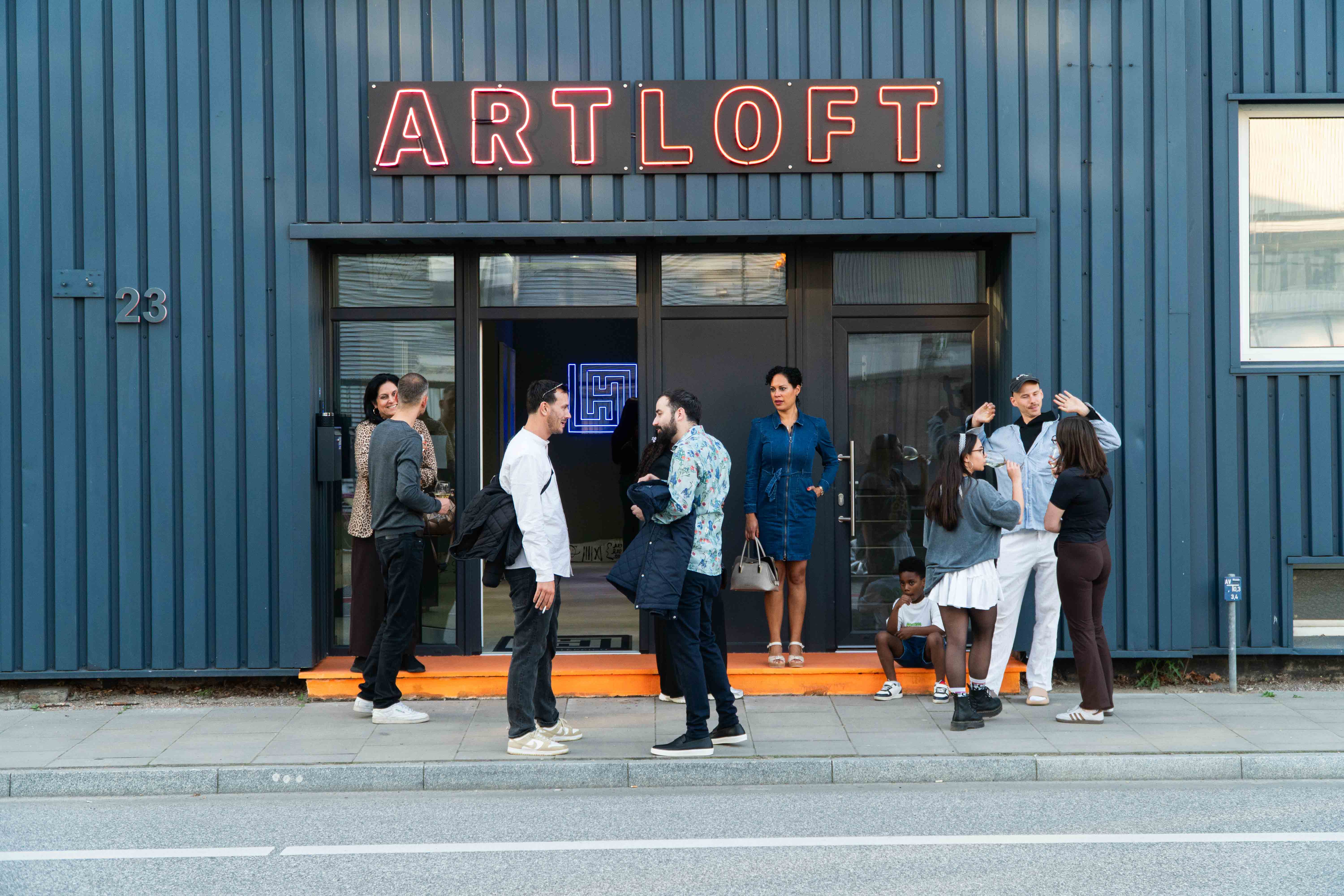 Teaser für die Gemeinschaftsausstellung von Heidi Lühr und Kathrin Sefaj im ARTLOFT