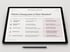 Infografik auf einem Tablet zeigt Outplacement-Lösungen von Beringer & Partner für verschiedene berufliche Situationen.