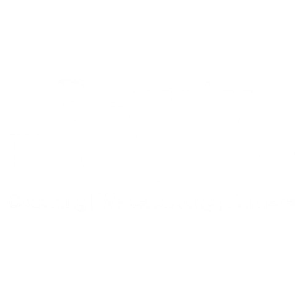 Logo von BeautyBusiness360 in weiß im Footer vor schwarzem Hintergrund – Anbieter staatlich geförderter Kosmetikkurse und Dozentenschein
