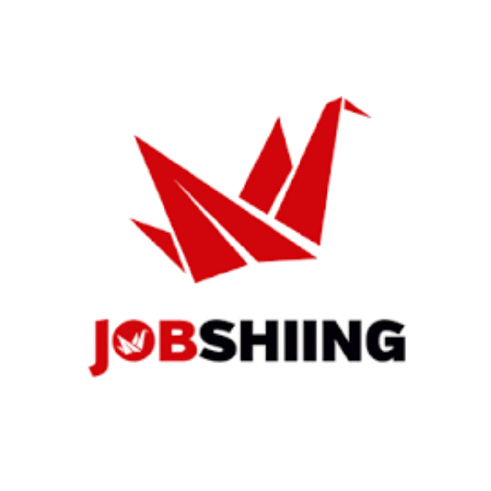 Goldenes "FR MEDIA" Logo mit einer Filmklappe und einem geschwungenen Element auf dunklem Hintergrund.