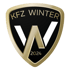 Schwarzes Wappen mit goldener Umrandung, großem "W", Text "KFZ WINTER" und "2024"