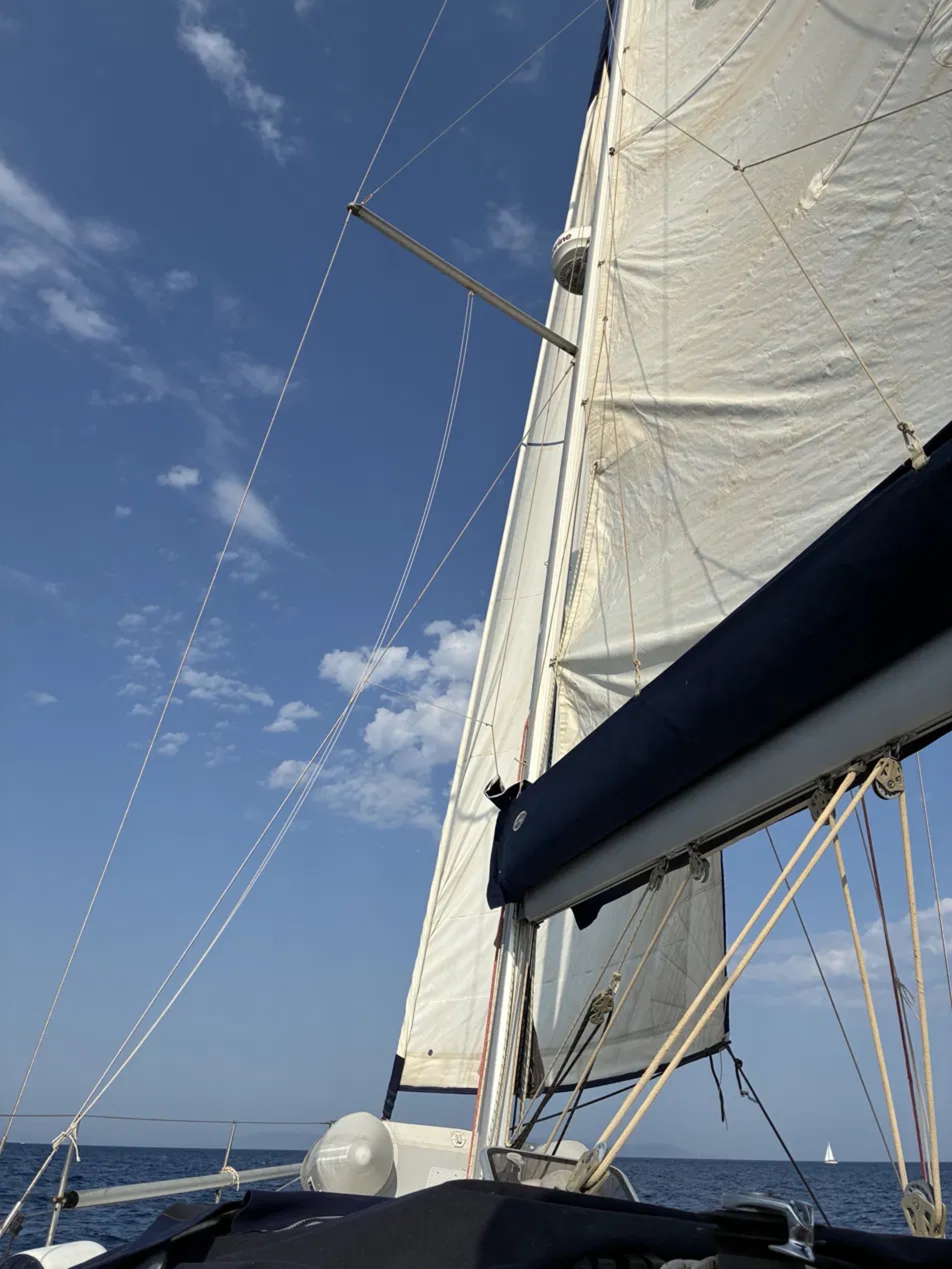 Segelboot auf dem Wasser