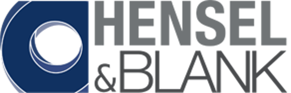 HENSEN & BLANK Logo mit blauem, stilisiertem "C" Symbol und grauem Text.