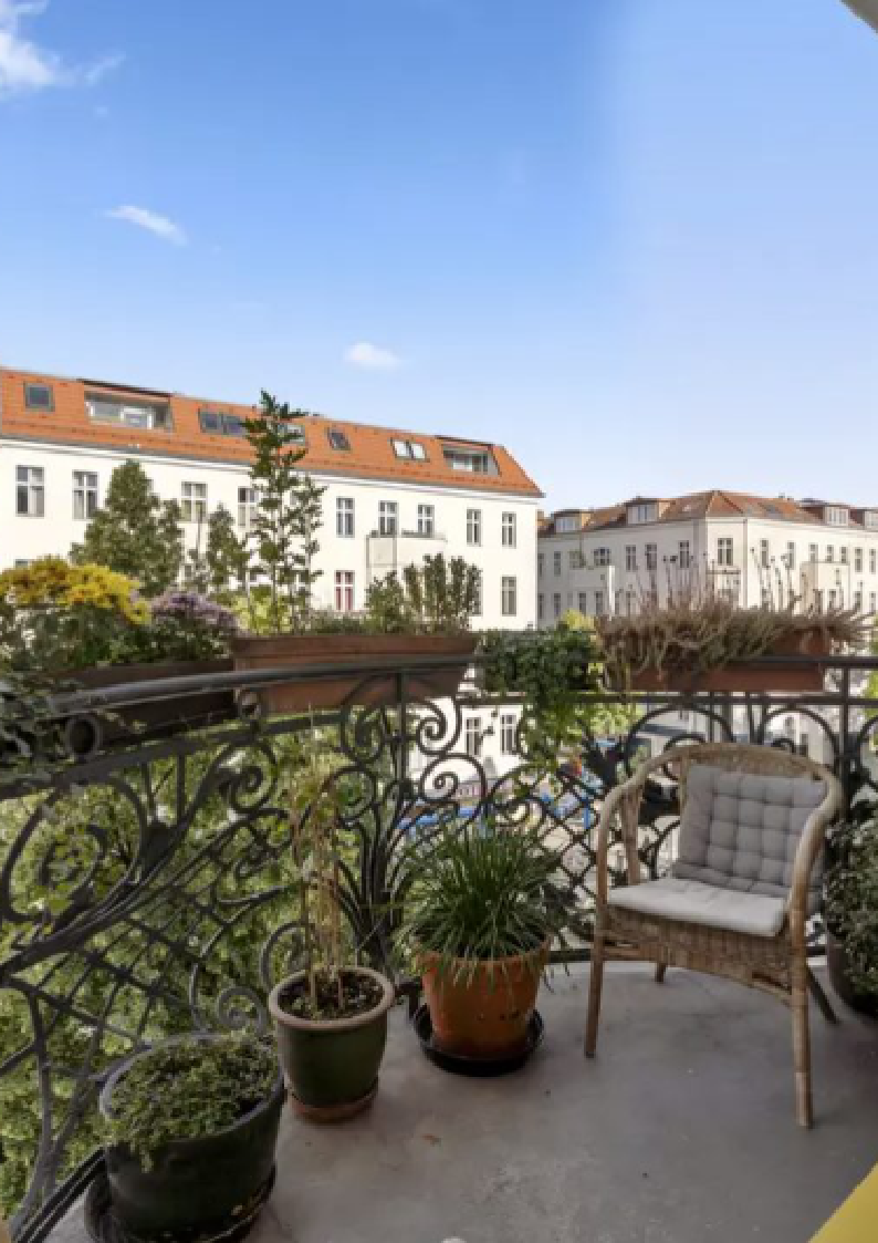 Balkon mit Blick über den Savignyplatz