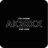 Schwarzes Quadrat mit weißem Text: "STOP LEARNING AK20XX START LIVING".