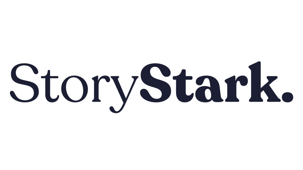 Der Schriftzug „StoryStark.“ in dunkelblauer Schrift auf dunkelgrünem Hintergrund.