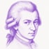 Violette Skizze von Wolfgang Amadeus Mozart mit gepuderter Perücke und Zopf auf weißem Hintergrund.