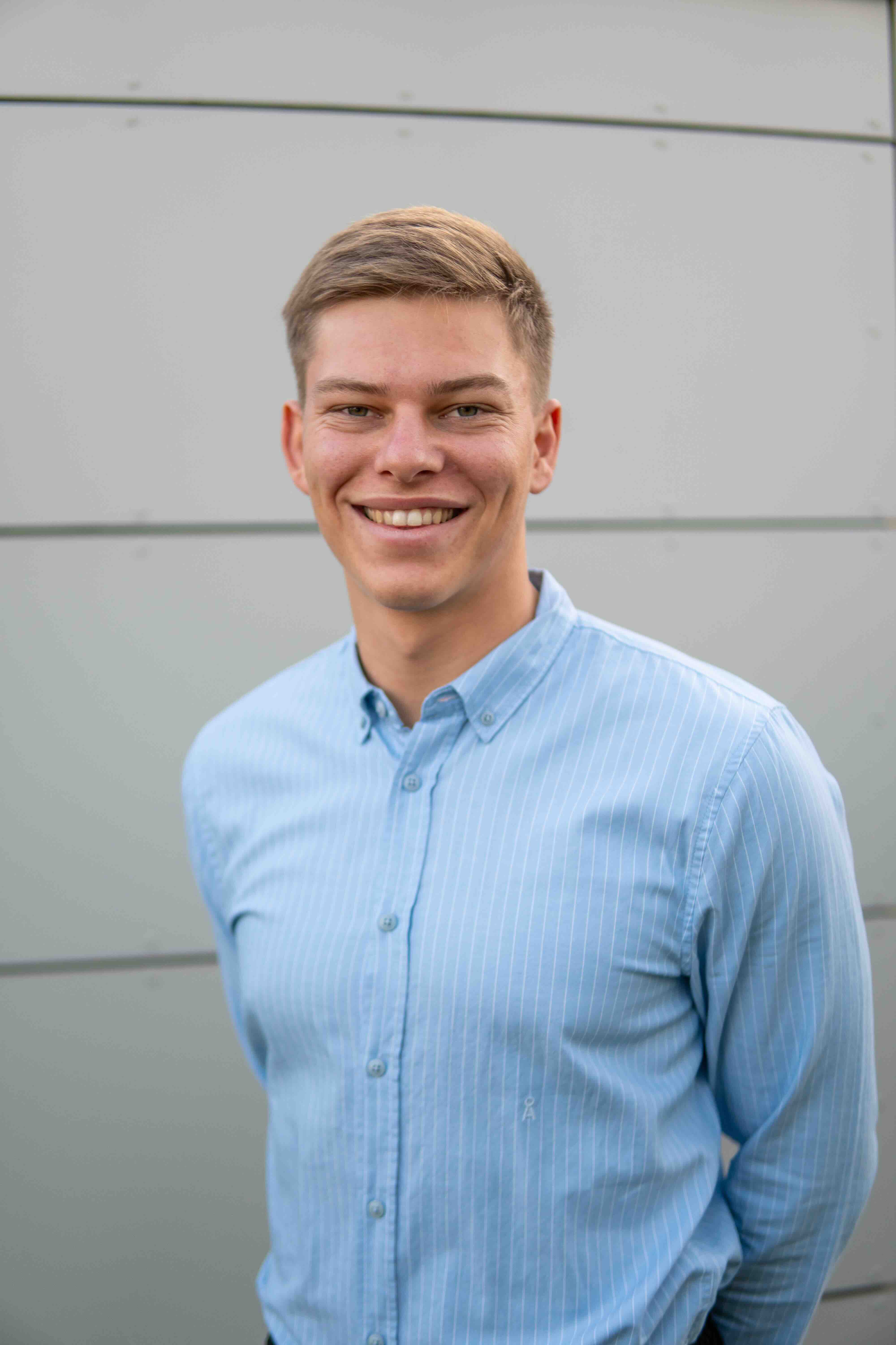 Sebastian Thanner im Büro von Thanner Media in Straubing