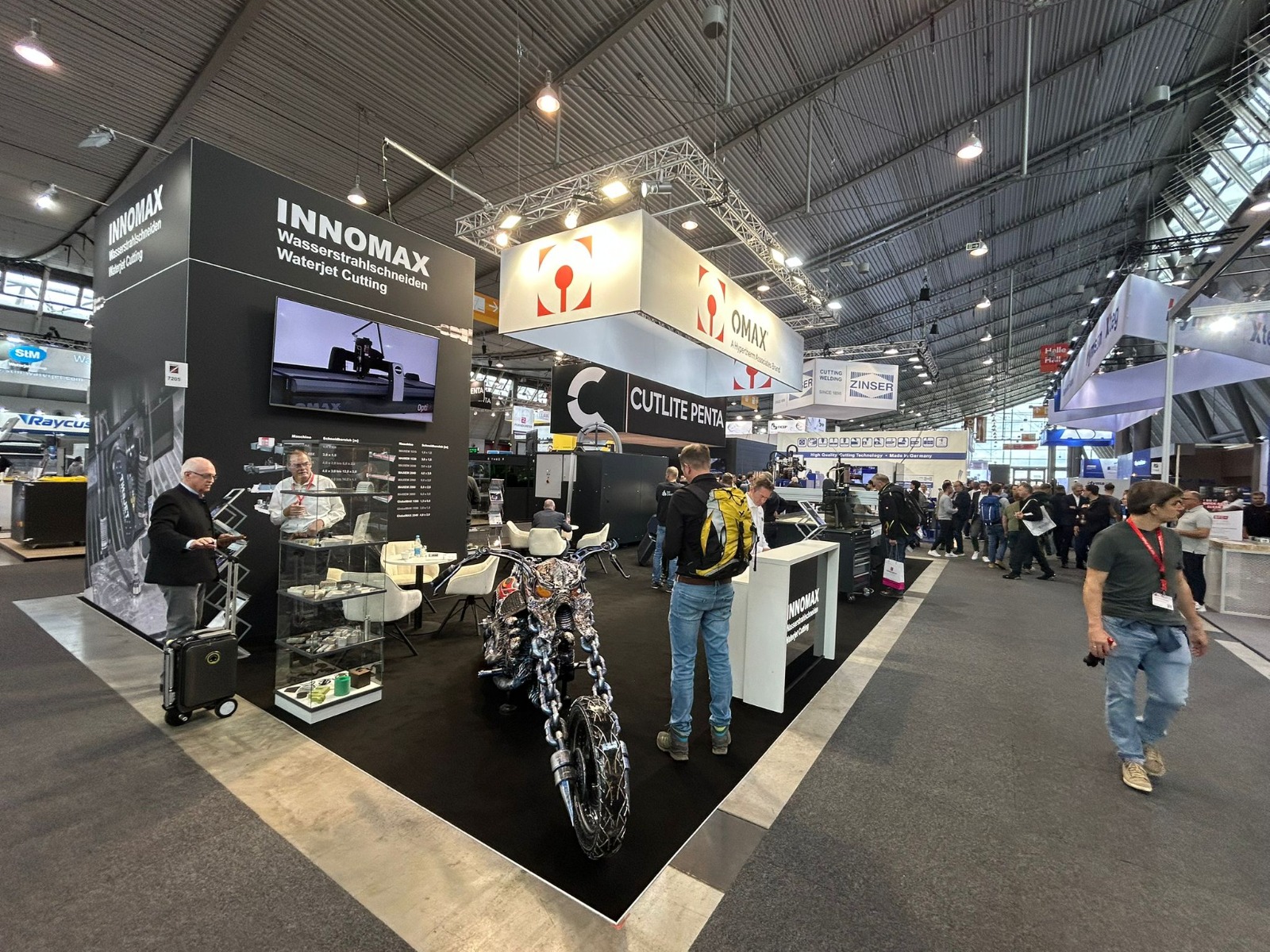 Individualstand von RVS für INNOMAX auf der Blechexpo 2025 in Stuttgart