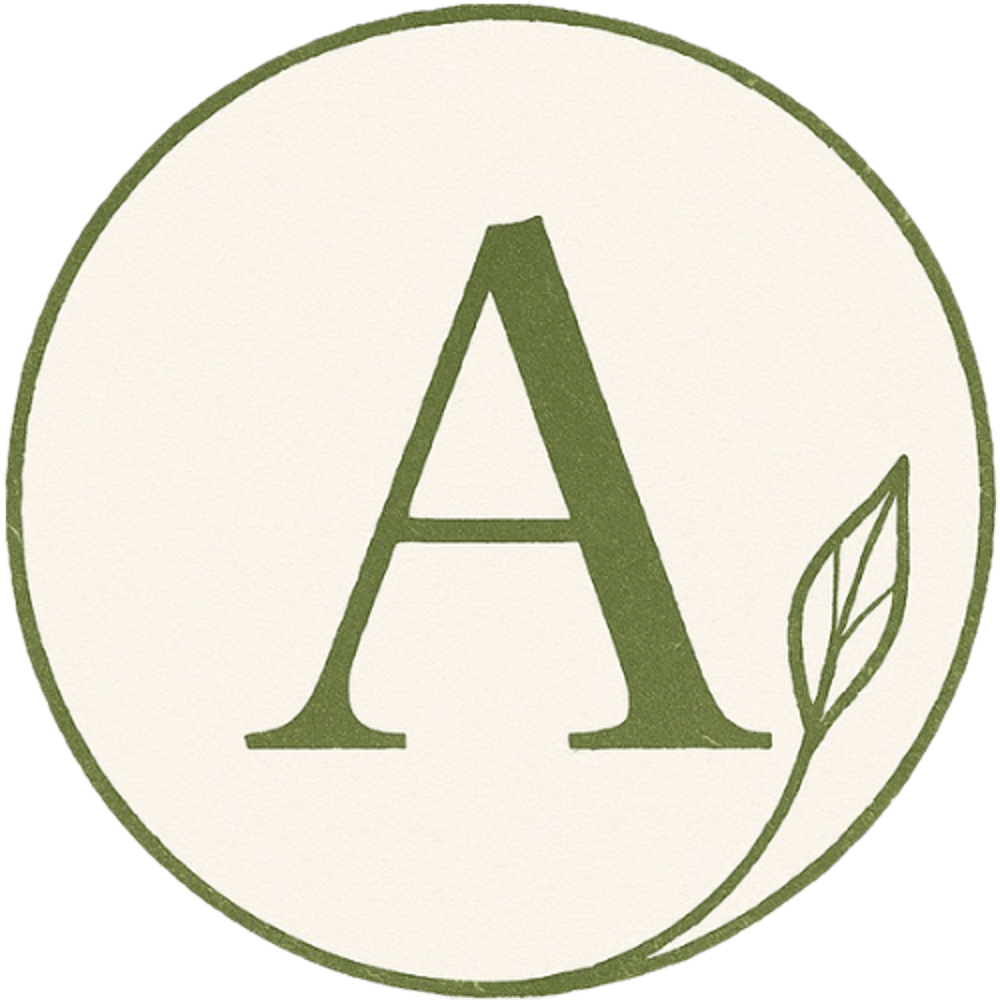 Ein grünes "A" in einem beigen Kreis mit einem stilisierten Blatt und Stiel.