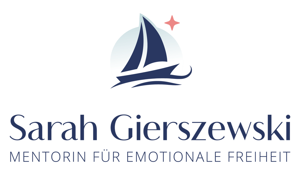 Logo: Segelboot auf Wellen mit Stern, darunter „Sarah Gierszewski MENTORIN FÜR EMOTIONALE FREIHEIT“. FEMMOCEAN