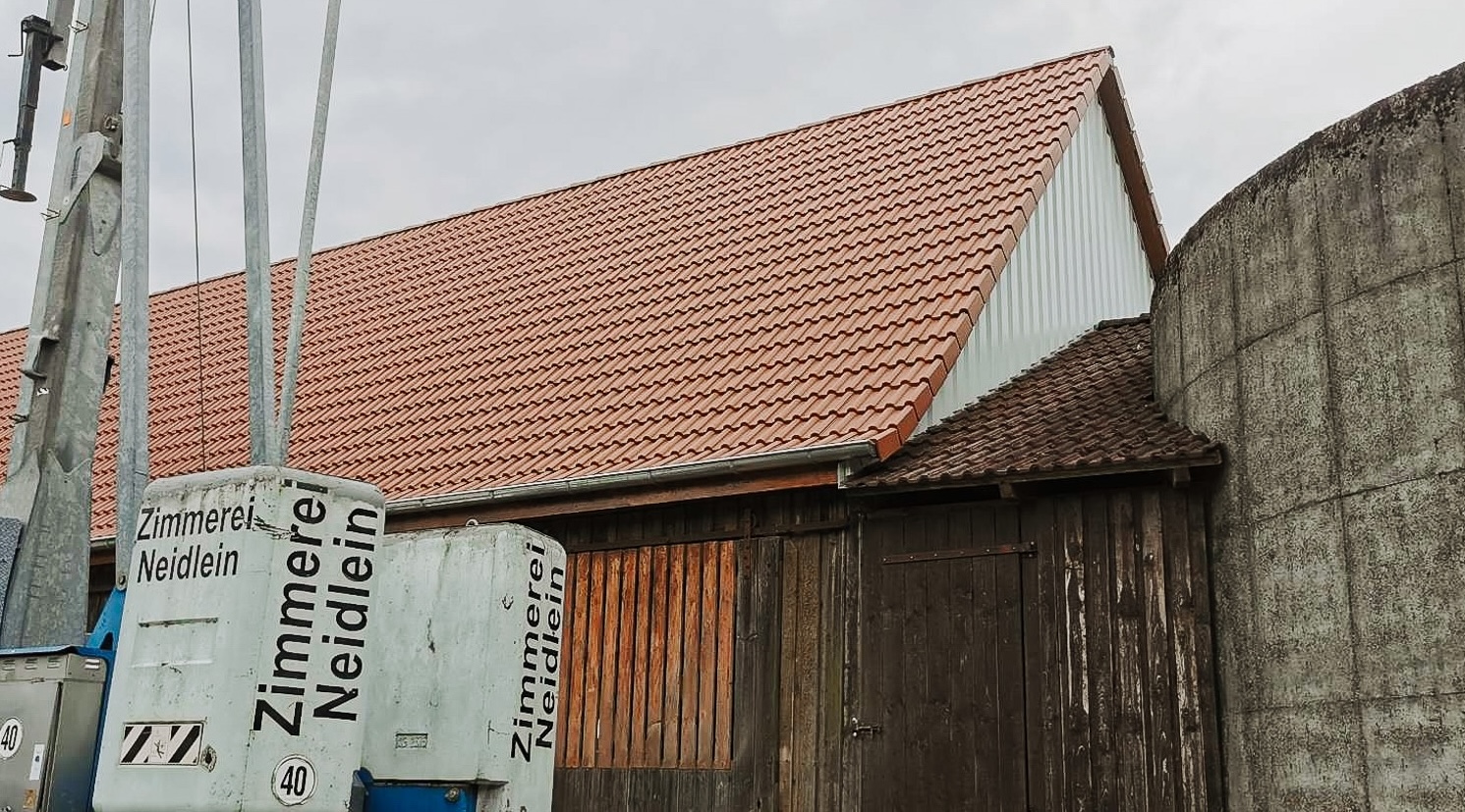 Dachsanierung mit neuer Eindeckung und Dämmung – Zimmerei Neidlein, Schnelldorf